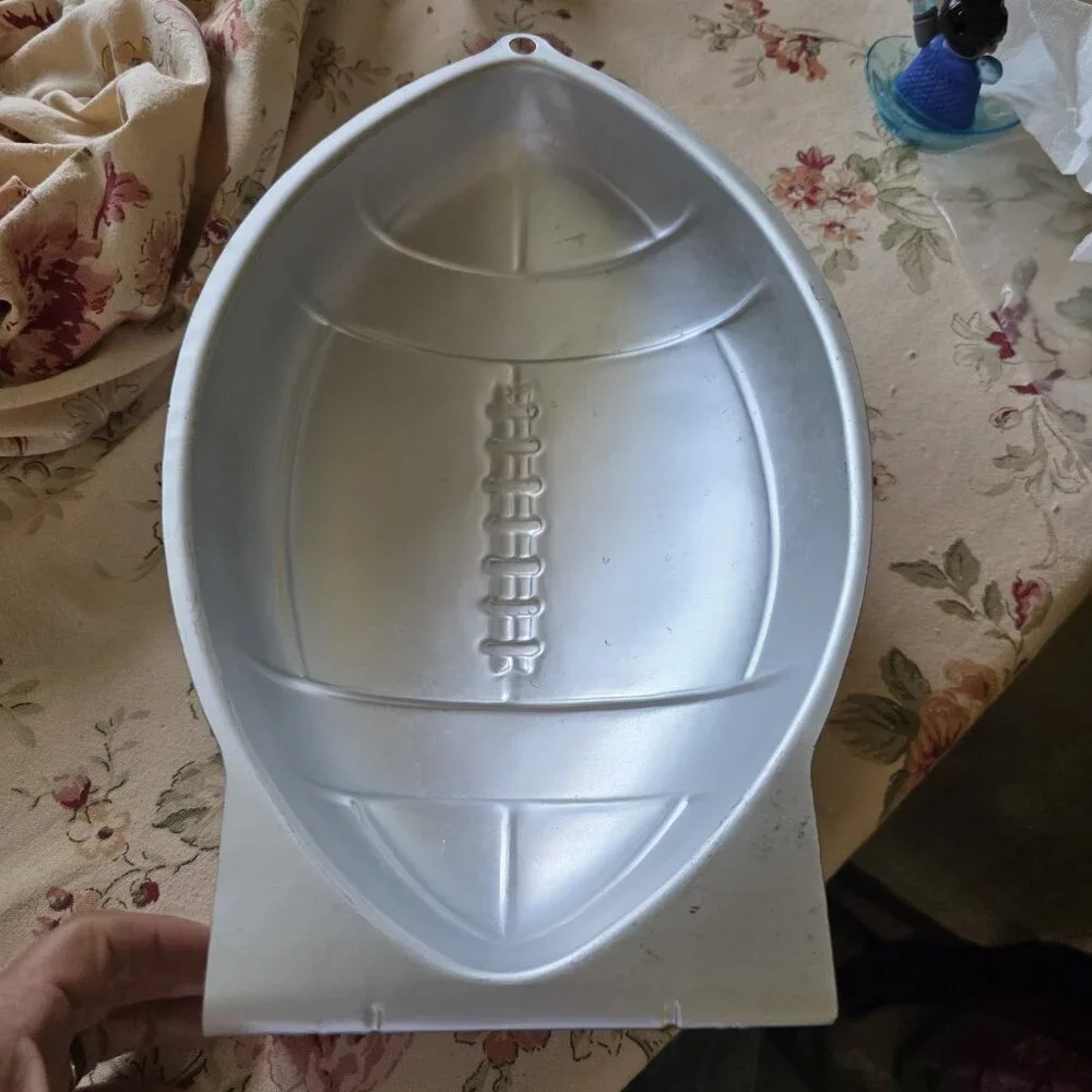 1990 Wilton First And Ten Football Cake Pan 2105-6504